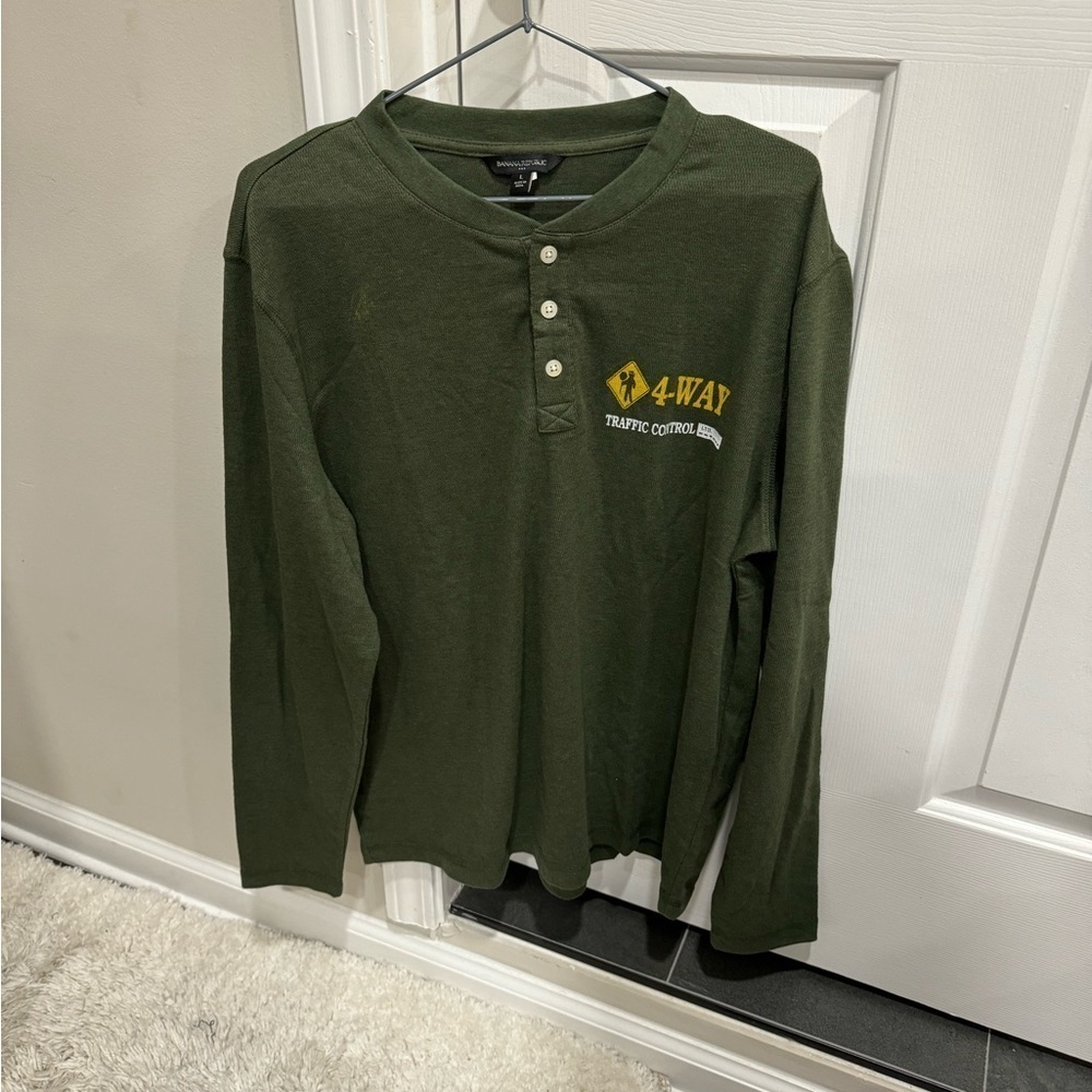 Banana republic men long sleeved shirt
$20